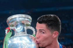 爱游戏体育-法国战胜葡萄牙，斩获欧锦赛强资格