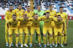 爱游戏APP-哥伦比亚足球队选手参加慈善跑步