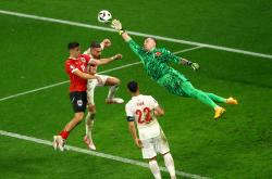 爱游戏官方-荷兰队与意大利队进行激烈角逐