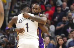 爱游戏体育-火箭鏖战太阳，锡安高光表现的简单介绍