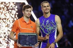 爱游戏官网-包含意大利网球队强势世界网球队，兹维列夫三分雨点燃全场的词条