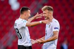 AYX体育赛事-关于奥地利乒乓球队完胜波兰乒乓球队，波尔打破历史纪录的信息