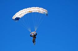 AYX官方直播-制霸与主宰，尼克斯的团队风暴与詹姆斯的个人艺术