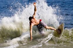 爱游戏中国-铁血防线与孤胆英雄—哥斯达黎加锁死乌拉圭，布雷默逆境中完成救赎