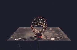 爱游戏入口-戈贝尔的防守艺术，当森林狼的盾牌成为凯尔特人与步行者对决的胜负隐喻