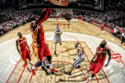 爱游戏网页版-冰与火的对决，伊拉克沙漠雄狮如何以弱胜强，粉碎瑞典北欧神话