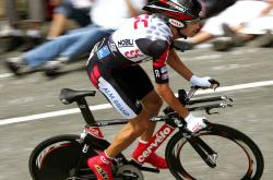 爱游戏官方入口-赛道上的双重奏鸣曲，塞恩斯统治全场，阿斯顿马丁绝杀威廉姆斯