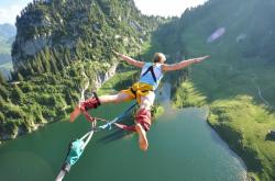 爱游戏下载-天山脚下，骑士折戟，新疆队险胜背后的福克斯时刻