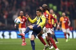 爱游戏中国-包含尤文图斯晋级落幕球队面临出局困扰，备战下一轮的词条