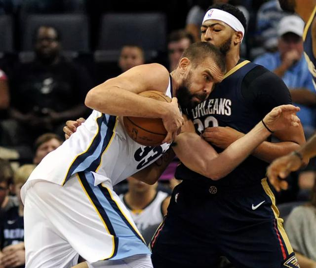 包含爵士前锋砍下惊人三双,助球队轻松击溃鹈鹕的词条 包含爵士前锋砍下惊人三双,助球队轻松击溃鹈鹕的词条