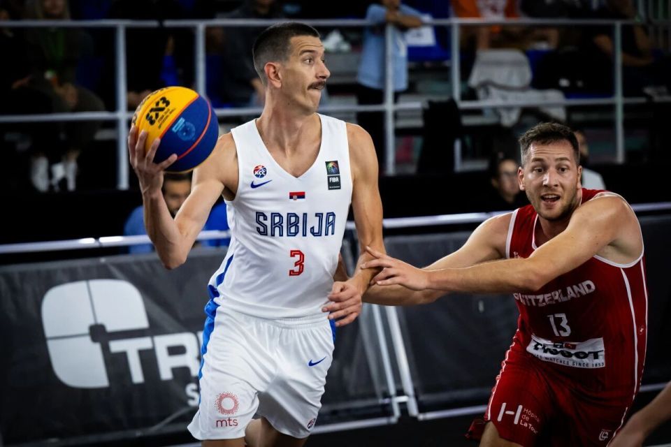 荷兰逼胜奥地利，欧洲杯夺冠希望大增的简单介绍