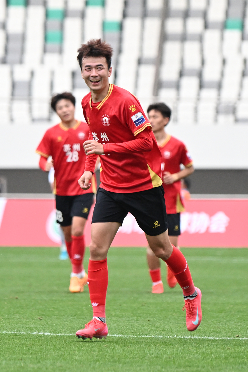 体育界热议最新足球盛事，球员表现备受赞誉的简单介绍