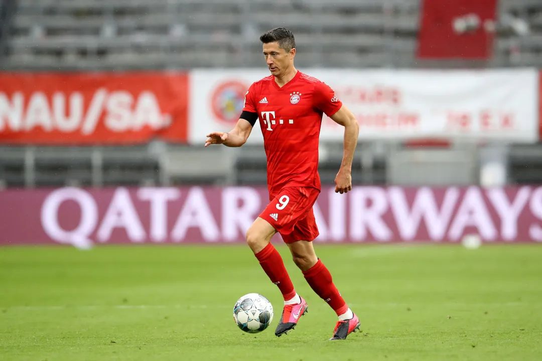 法兰克福战队连续取胜,保持领跑优势 法兰克福战队连续取胜,保持领跑优势