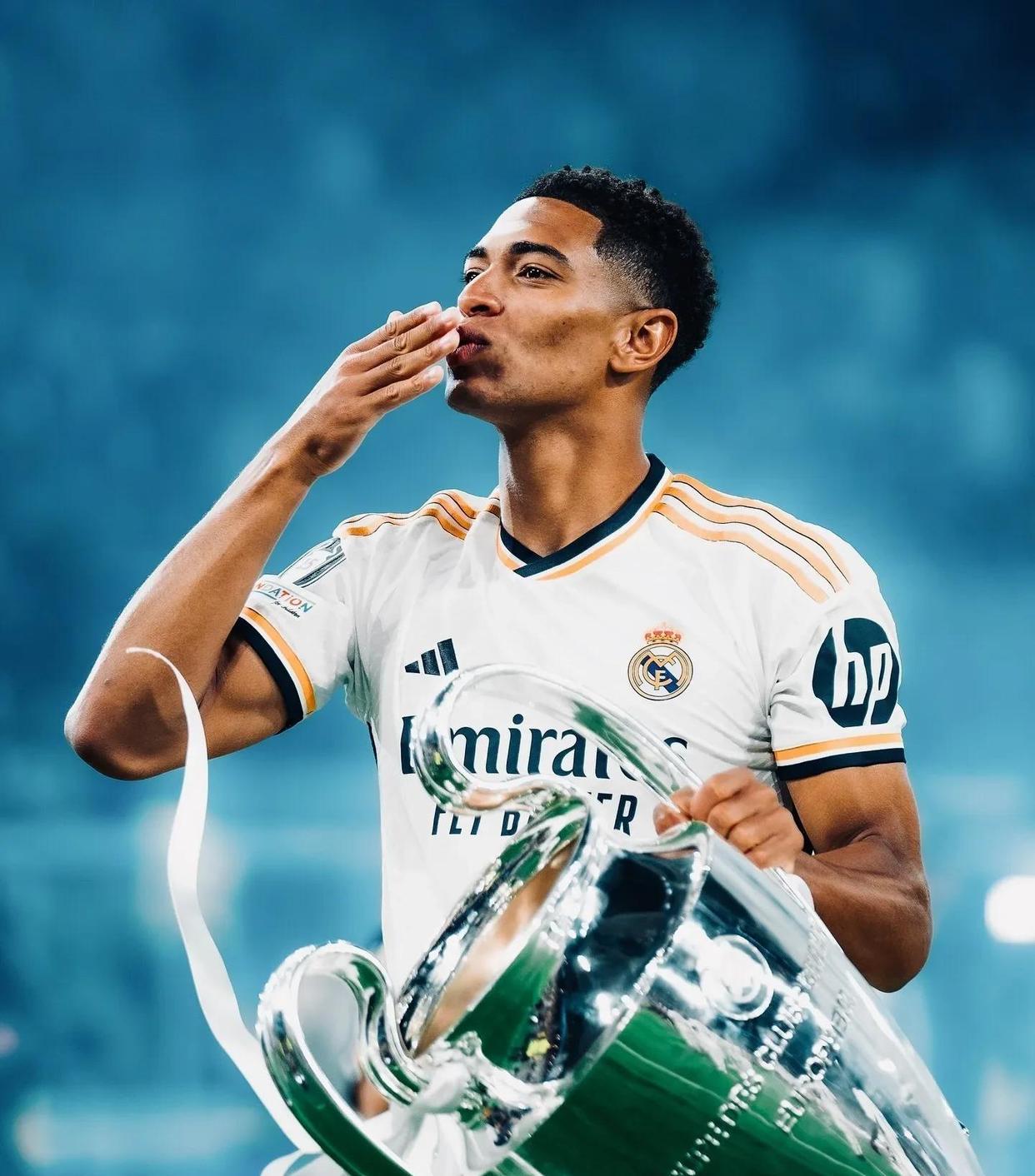 包含曼城横扫皇马，实力优势尽显的词条