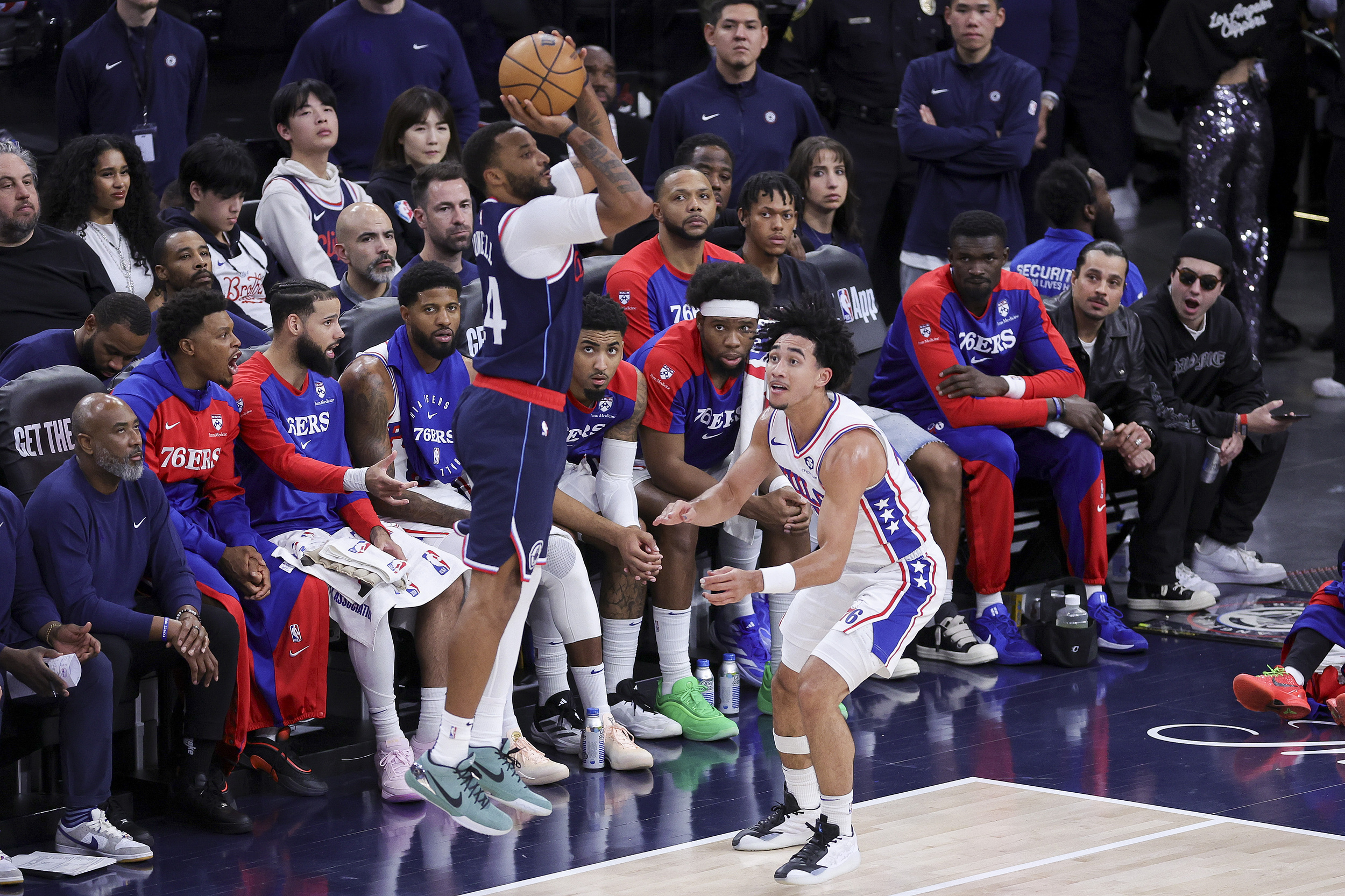 快船遭遇尴尬败仗，主场不敌灰熊