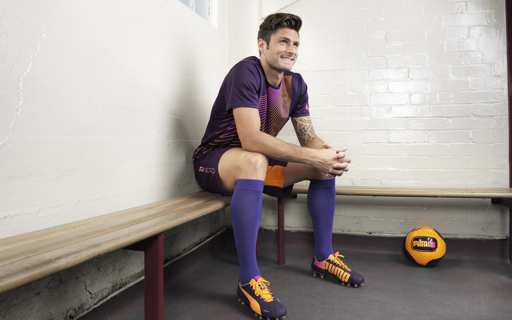 绿茵双城记，德布劳内连续破门锁定胜局，尼日利亚军团客场完胜巴黎