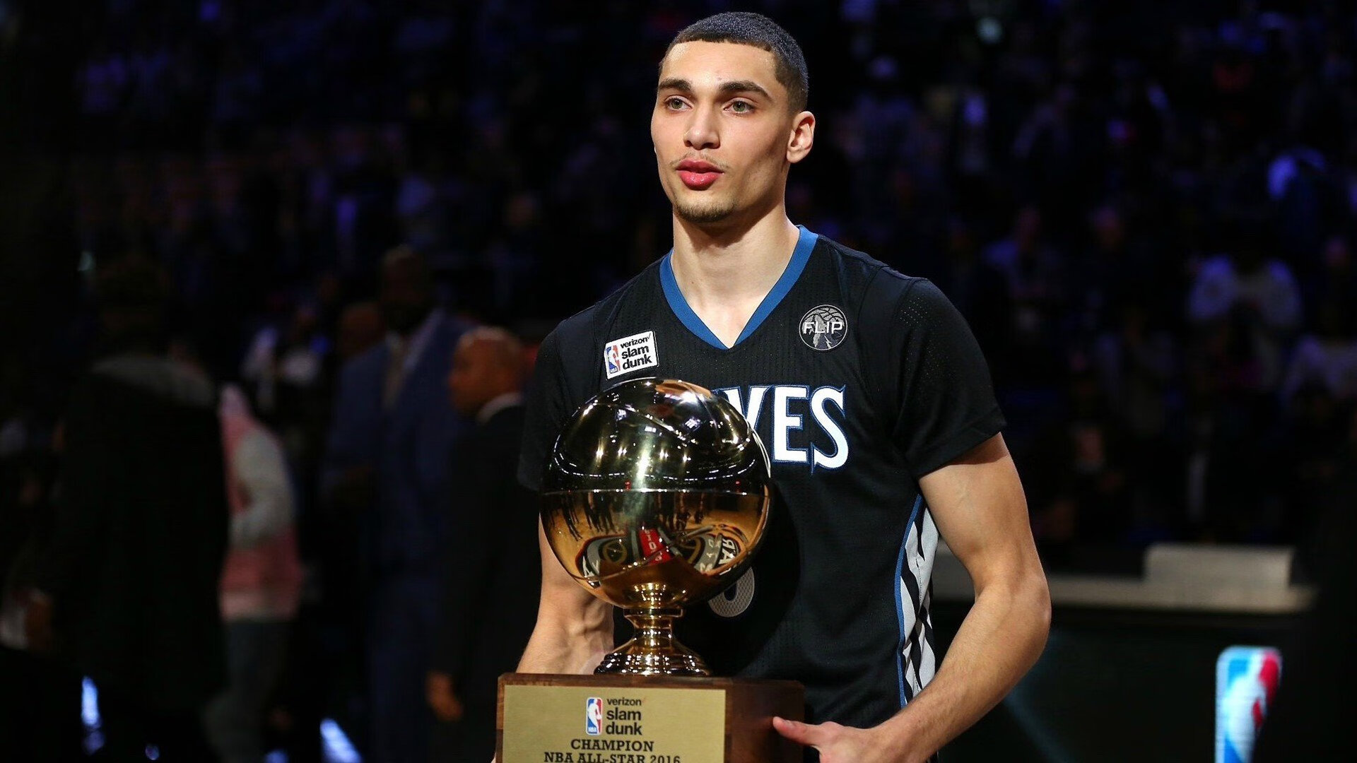 当萨拉赫的魔法点亮NBA季后赛之夜，一场跨越时空的胜负预言